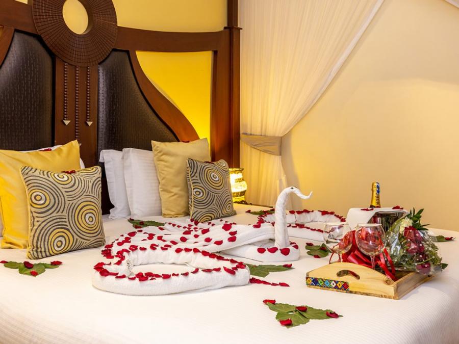 Honeymoon Suite